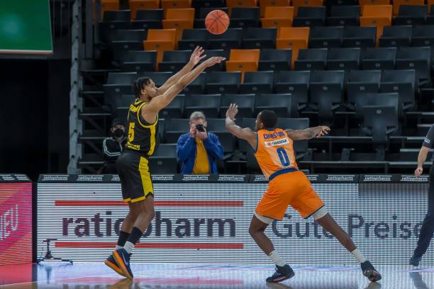 精准射门技 精准射门技